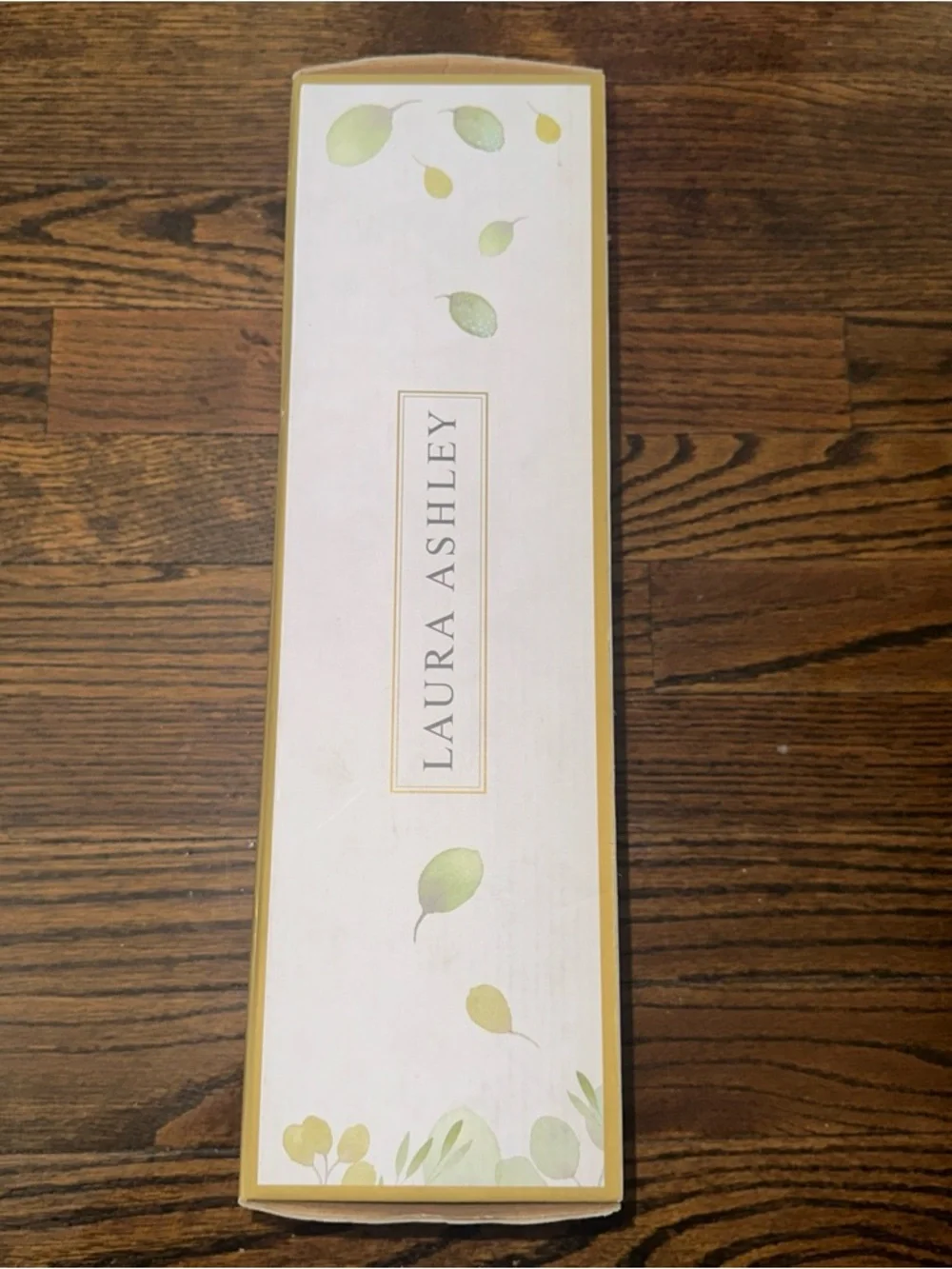 LAURA ASHLEY OVERSIZED WINE GLASS HOLDS 29 fl OZ OR CORKS